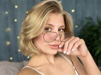 cam girl playing with vibrator MilaMelson