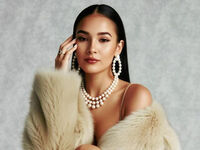 girl fingering shaved pussy AlisonColemans