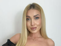 adult webcam chatroom AmaFox