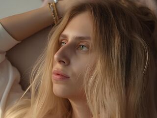 hot cam girl spreading pussy KiraBen