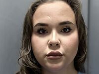 naked camgirl MaeWilkins