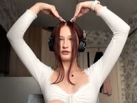 camwhore masturbating with sextoy VivianNersesian