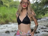 topless camgirl MerryMendezz