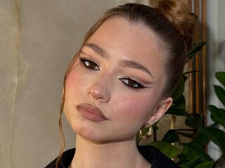 girl topless SeyolaHilgerst