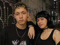 live camgirl handjob AxelAndCloe