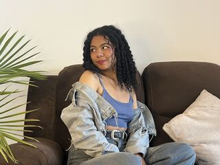 beautiful webcamgirl AddanasDaven