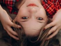 topless cam girl AnnAmour