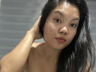 naked cam girl masturbating with vibrator AranyaMax