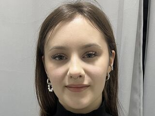 naughty camgirl masturbating BattyDrake