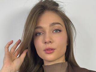 camslut topless CarlenaBoulay