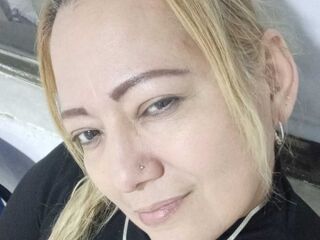 camgirl masturbating with vibrator ClauWatson
