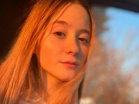 nude camgirl photo DarlenaBallew