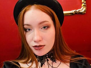 naughty cam girl fingering pussy DevonaDarby