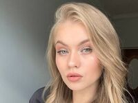 naughty chat ElaraBrooks