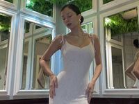 naughty camgirl masturbating with dildo ElianaBloom