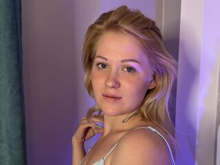 topless webcamgirl Elizarai