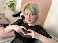 cam girl fingering FyniFeline