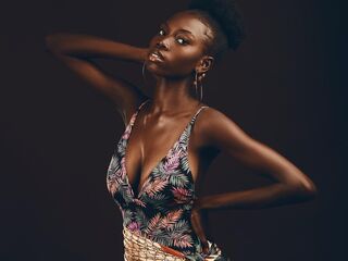 naked cam girl gallery IssaJenner