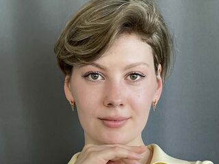 camgirl playing with sex toy JanHilbert