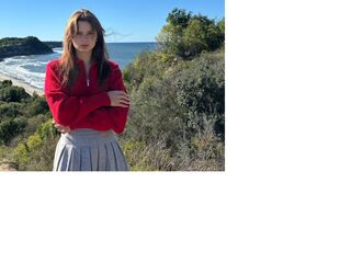 naughty camgirl fingering shaved pussy JaneeLoszynski