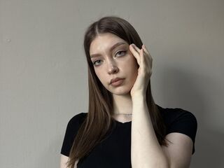 topless cam girl JennetteLefter