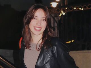 camgirl fingering bald pussy JovanRahimi