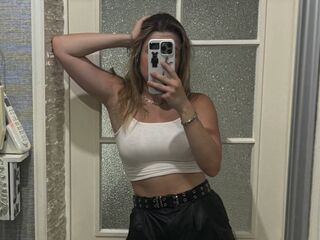 cam girl playing with dildo JulioSaberi