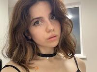 camgirl playing with dildo KatieDarke