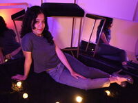 naked cam chatroom KyaraLux