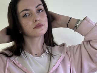 webcam strip tease show LatishaKilmartin