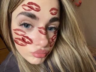 camwhore spreading pussy LatoyaMaccarino