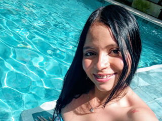 naked camgirl masturbating LauraVelle