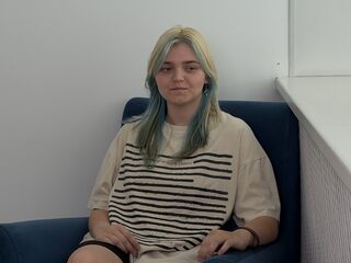 naked webcam girl picture LauriMagnie