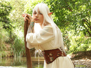 topless cam girl LeeZoldyck