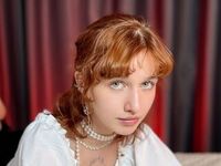 camgirl playing with dildo LeelooClar