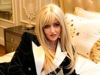 camgirl masturbating with vibrator LexieSellene