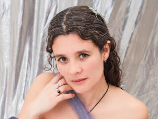 camslut showing tits LiaSolerts