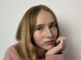 naughty camgirl masturbating LisetteMaupredi