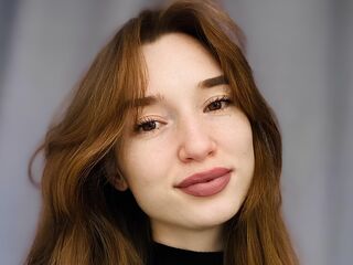 webcam babe chatroom LouieAldaco