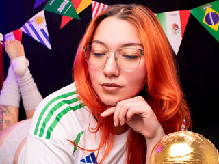 camgirl playing with sextoy LunaArdila