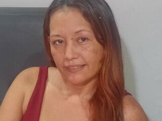 girl showing pussy Luzmari