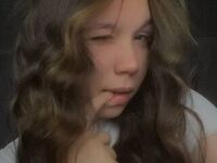 camgirl masturbating with dildo LylaPikey