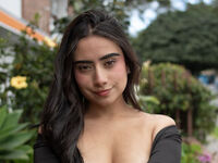 adult live webcam MaddieColinss