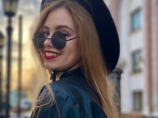 adult cam live MaiaOshman