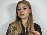 nude webcamgirl photo MercedesVaught