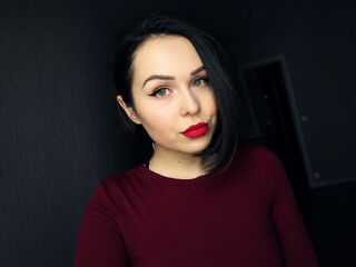 naked camgirl masturbating with vibrator MiraCurtiz