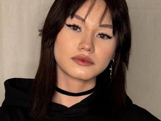 camslut showing tits OmegaMccarty