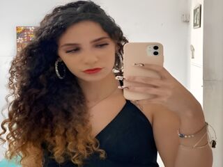 camslut showing tits PattieWilson