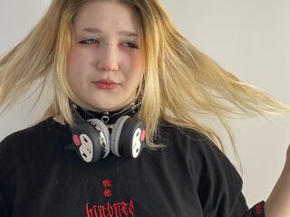 naughty cam PilarVanhee