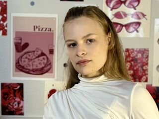 hot webcam photo RaeannCeronsky